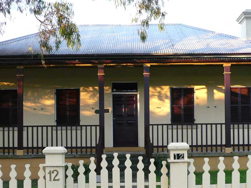 (1) Richmond Villa Campbelltown