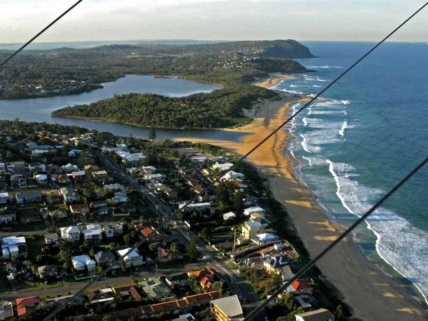 Wamberal Beach from the air - panoramio.jpg