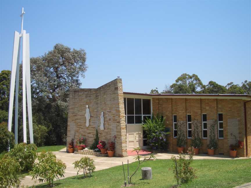 Dundas Valley St Bernadettes Catholic Church.JPG