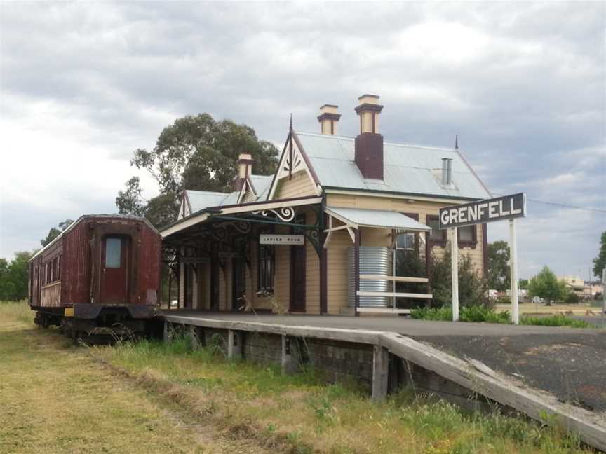 Grenfell CN SW Railway Station2