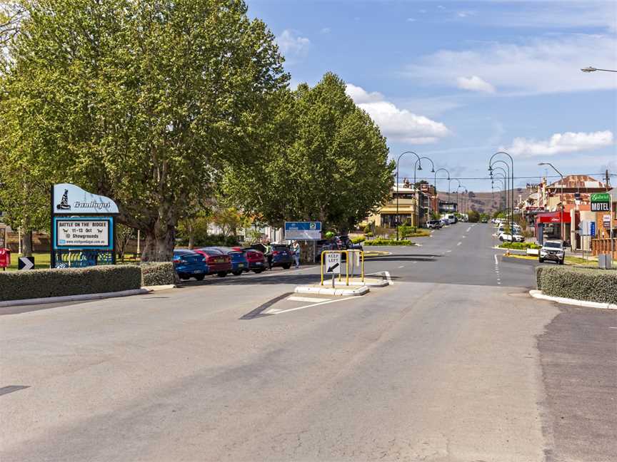 Sheridan Street in Gundagai.jpg