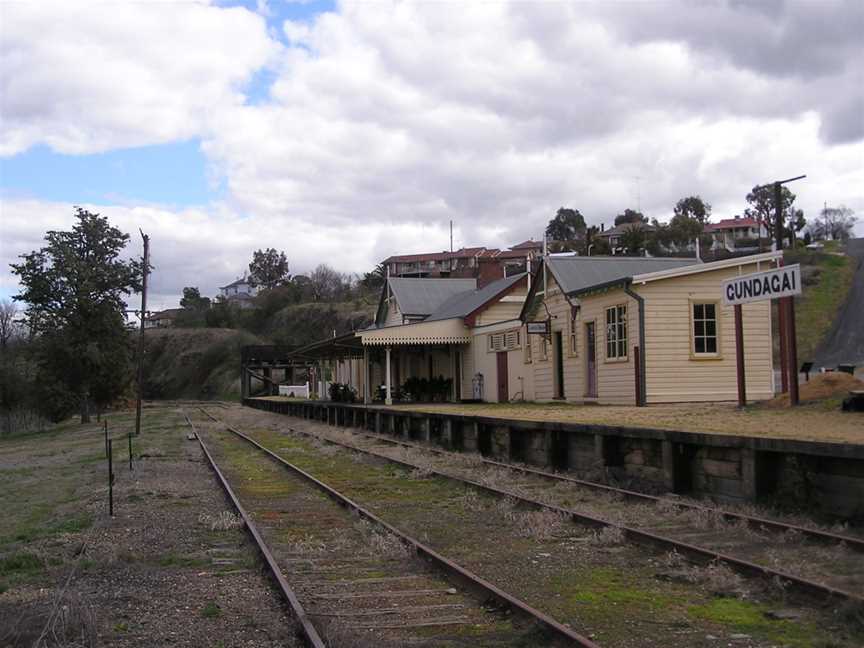 Gundagairailwaystation2006