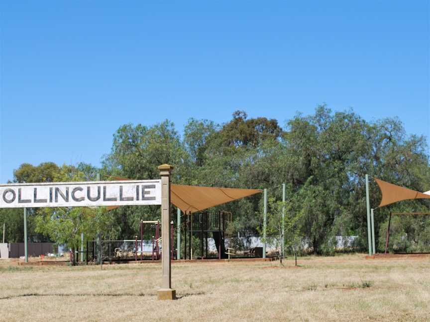 Collingullie Park& Sign