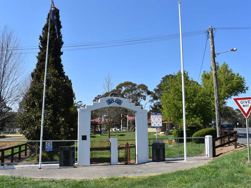 Rosewood War Memorial 001.JPG