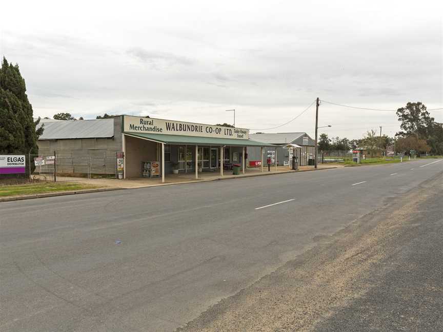 Billabong St in Walbundrie.jpg