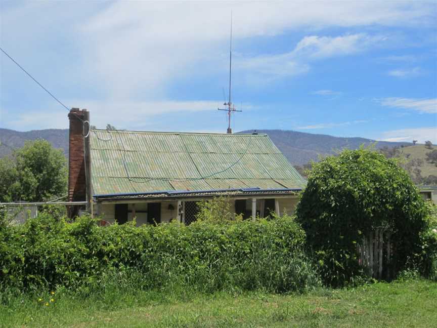 Colinton CN.S.W.Oldcottageon Monaro Highway( Nov.2020)