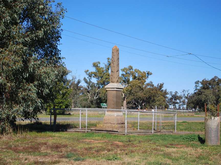 Bimbi War Memorial.JPG