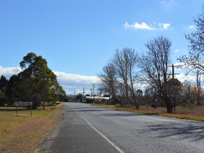 Breadalbane Town Entry Sign B.JPG