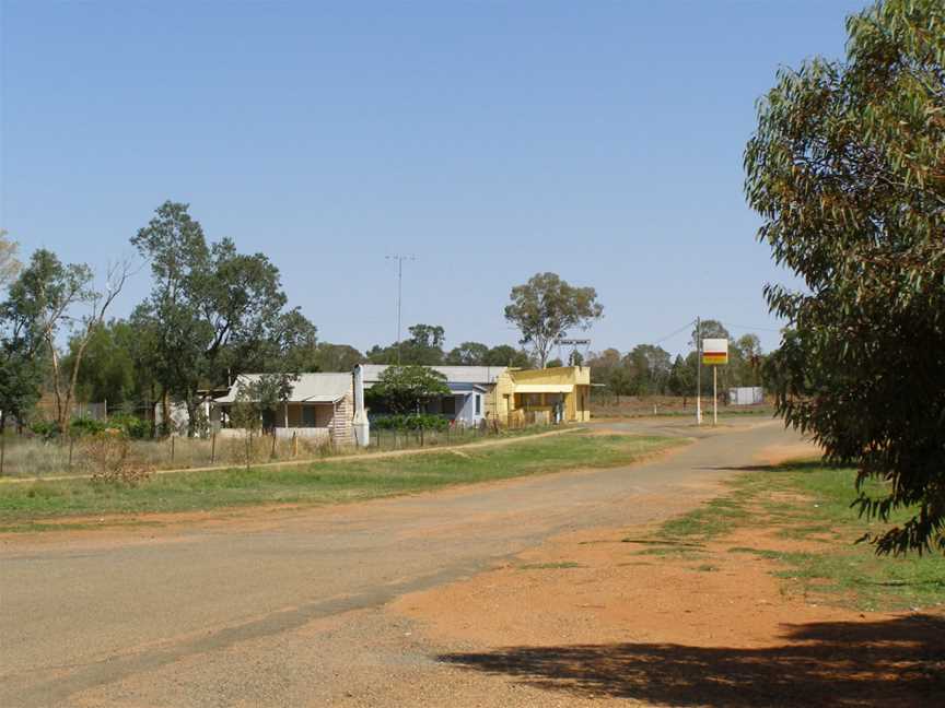 Streetscape CMitchell Highway Service Road CCoolabah CNew South Wales C2007