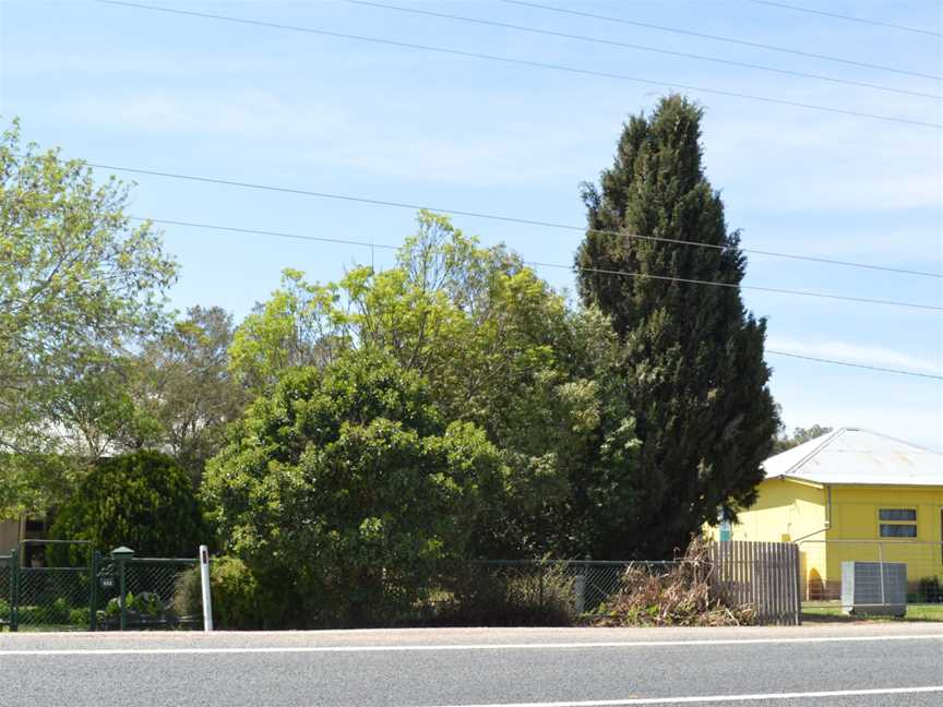 Braefield Kamilaroi Highway Houses.JPG