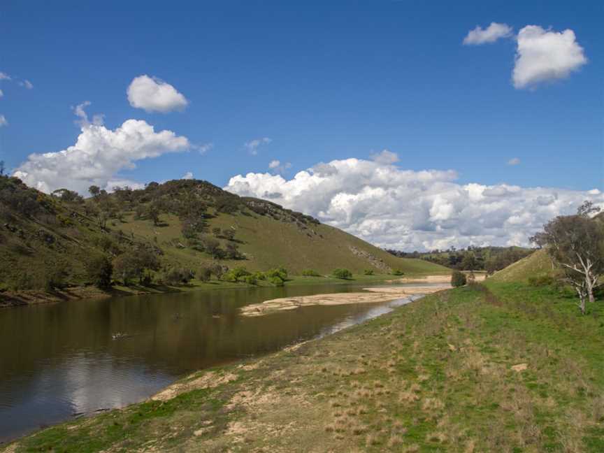 Wee Jasper Road, Murrumbidgee river.jpg