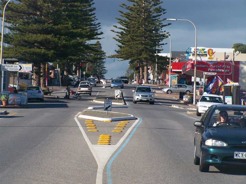 Beach Road Christies Beachlooking East