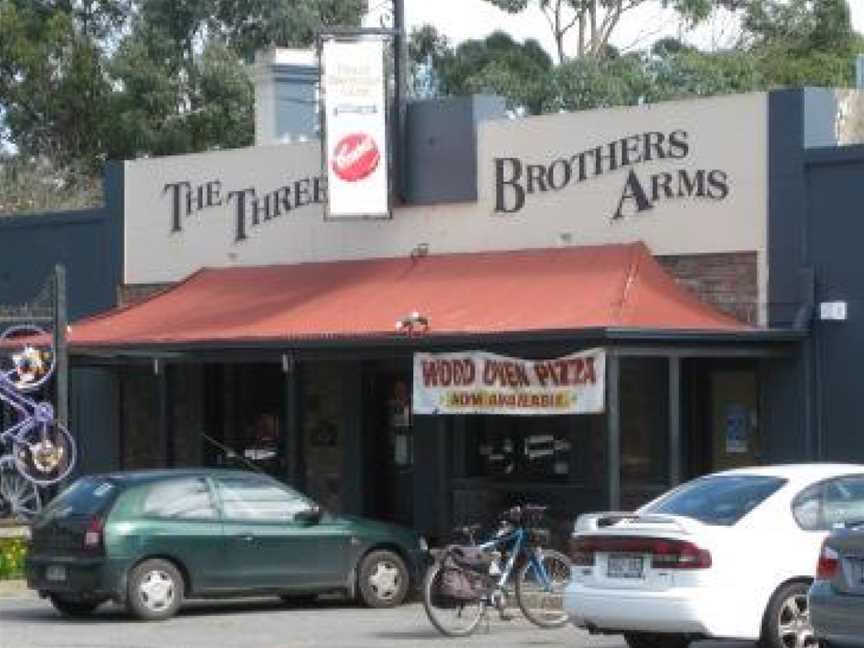 Three Brother Arms (Macclesfield).JPG