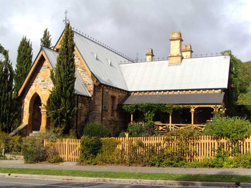 1868 Gothic Police Station and Court House in Clarendon.jpg