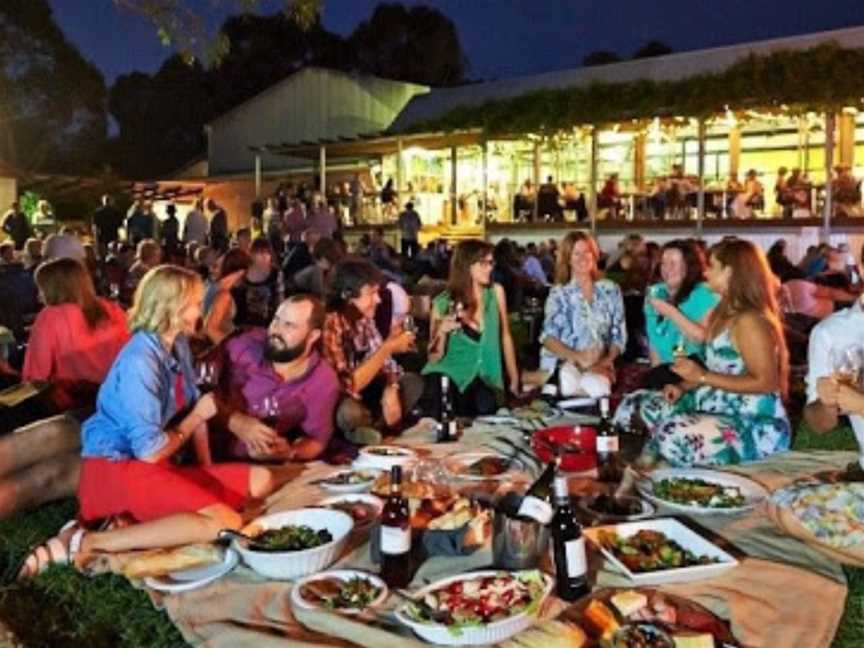 Twilight Picnic Concert at Upper Reach