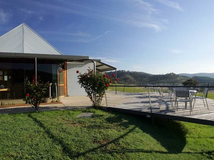 Dalwhinnie Wines, Moonambel, Victoria